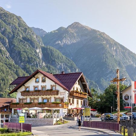 Gasthof Baeren Holzgau Exterior foto