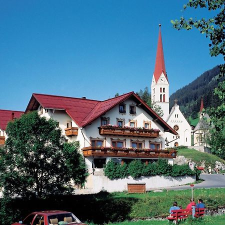 Gasthof Baeren Holzgau Exterior foto