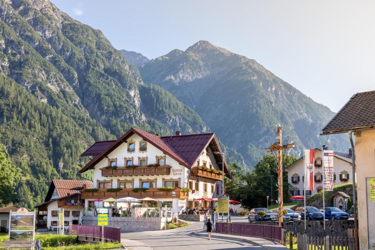 Gasthof Baren Hotel Holzgau Exterior foto