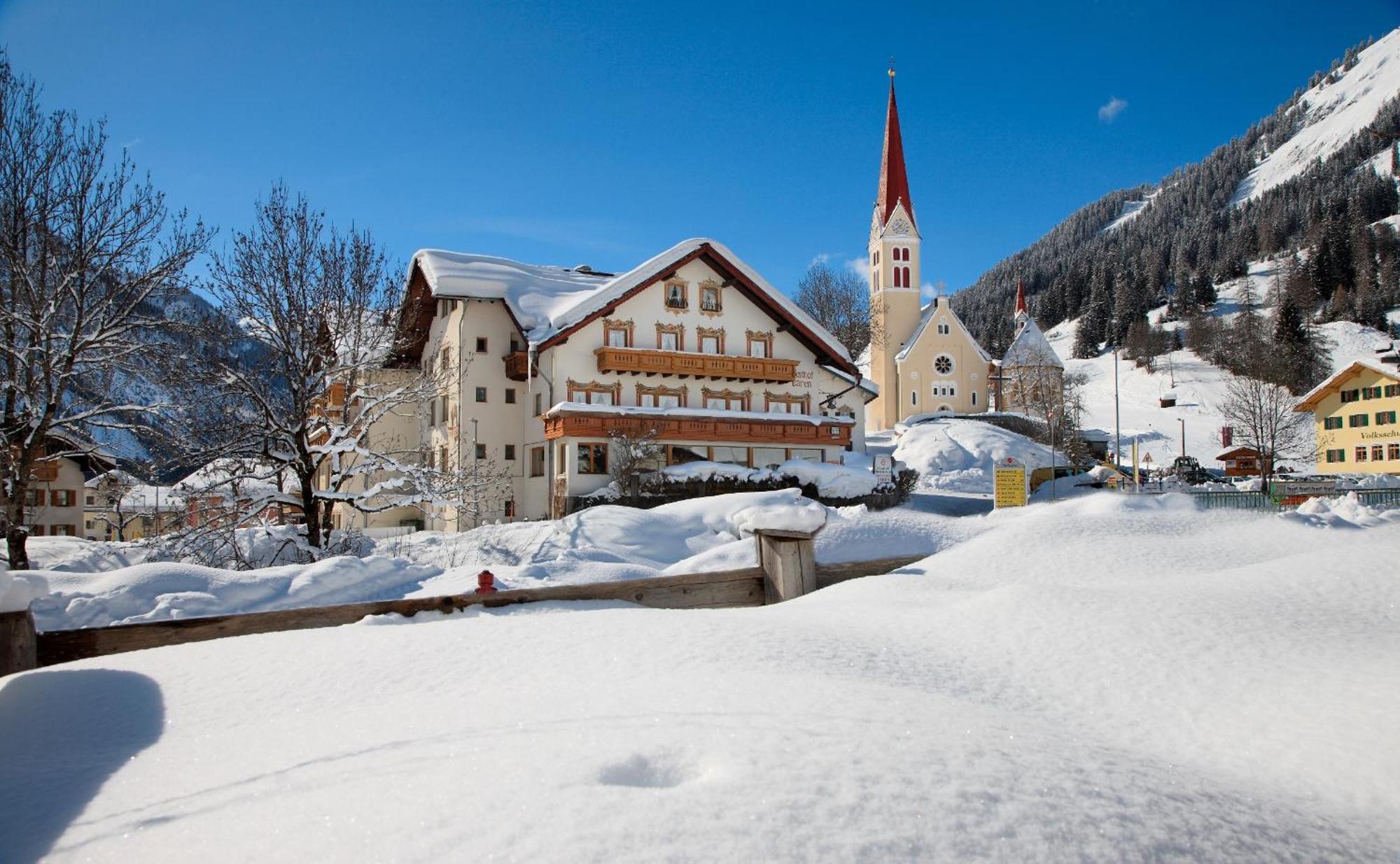 Gasthof Baeren Holzgau Exterior foto