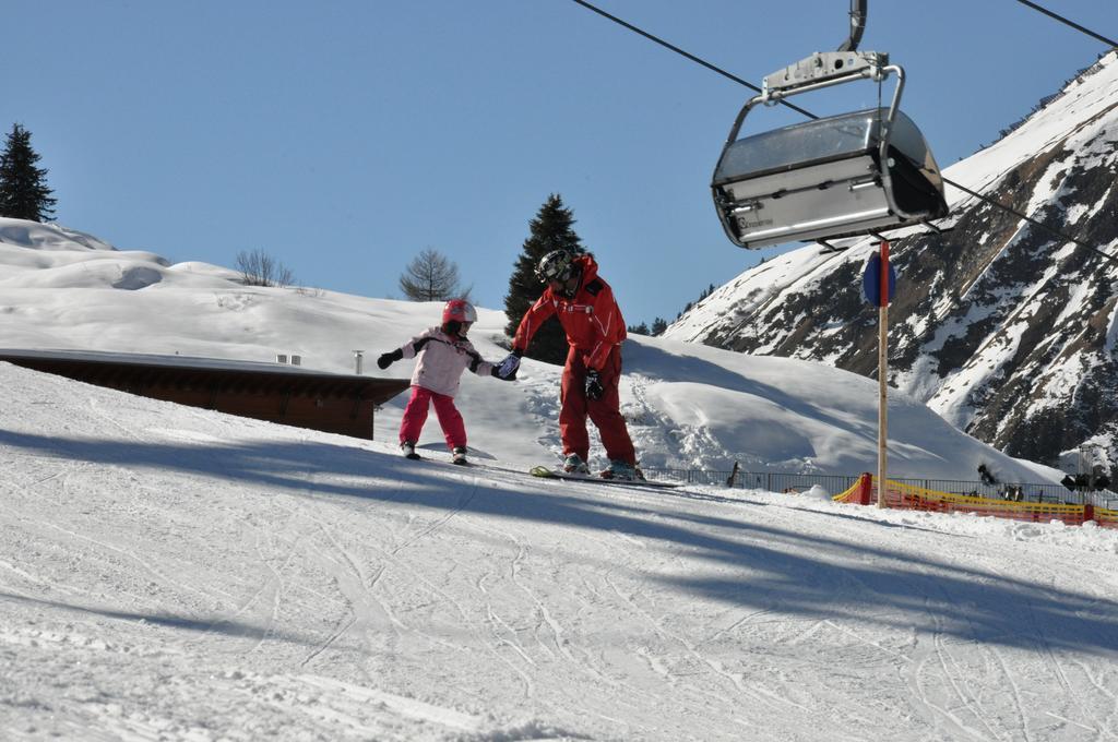 Gasthof Baren Hotel Holzgau Exterior foto