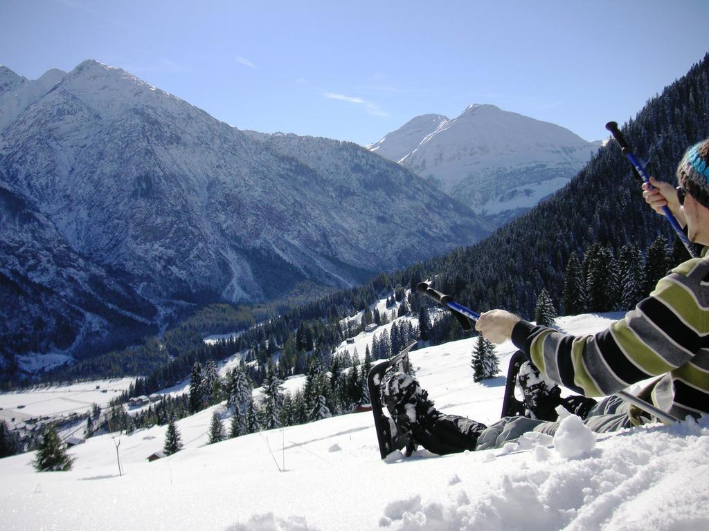 Gasthof Baren Hotel Holzgau Exterior foto