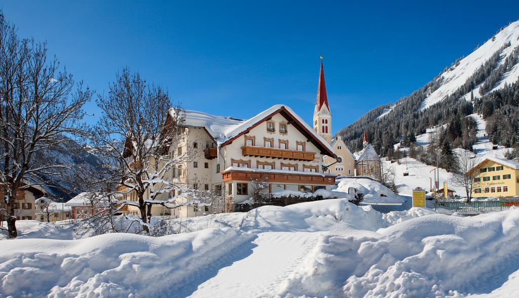 Gasthof Baeren Holzgau Exterior foto